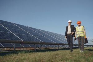 Cum ajută Panourile Fotovoltaice la stabilizarea consumului de energie acasă