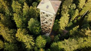 Cum poate fi integrată energia solară în clădirile moderne?
