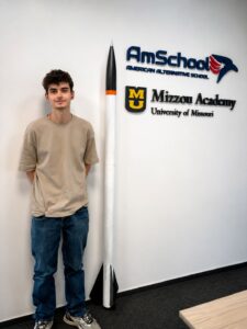 De la pasiune la cercetare aplicată: un elev Am School construiește și pregătește lansarea unei rachete