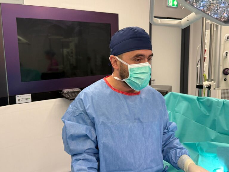 Hernia ombilicală la adulți: cauze, simptome și tratament chirurgical